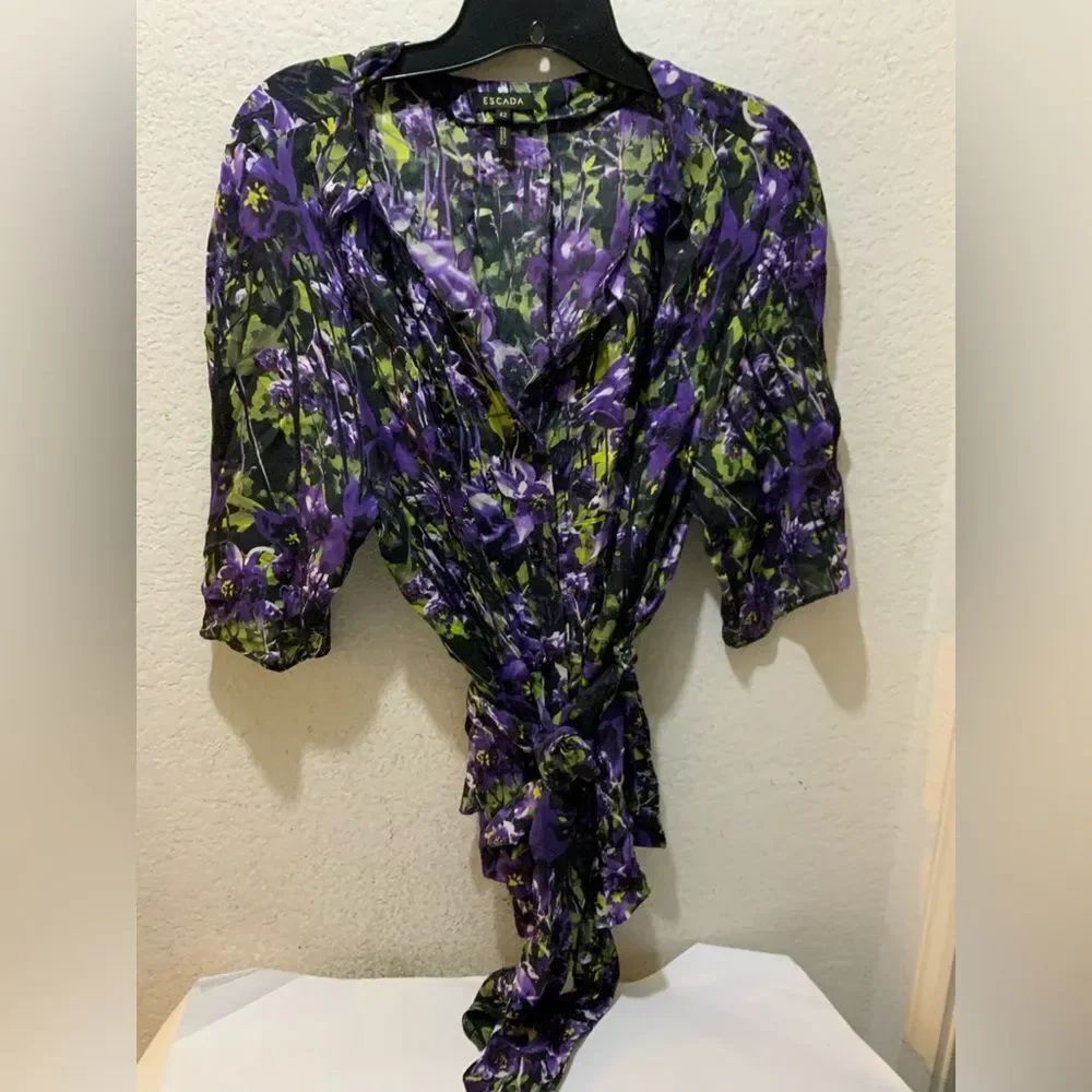 ESCADA Floral Print SILK Top Short Sleeve Blouse Belted Purple Black Size 42